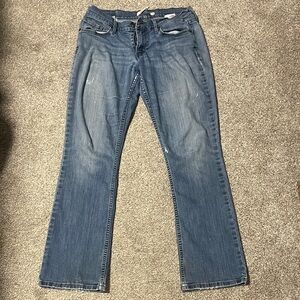 Distressed Levi 524 bootcut